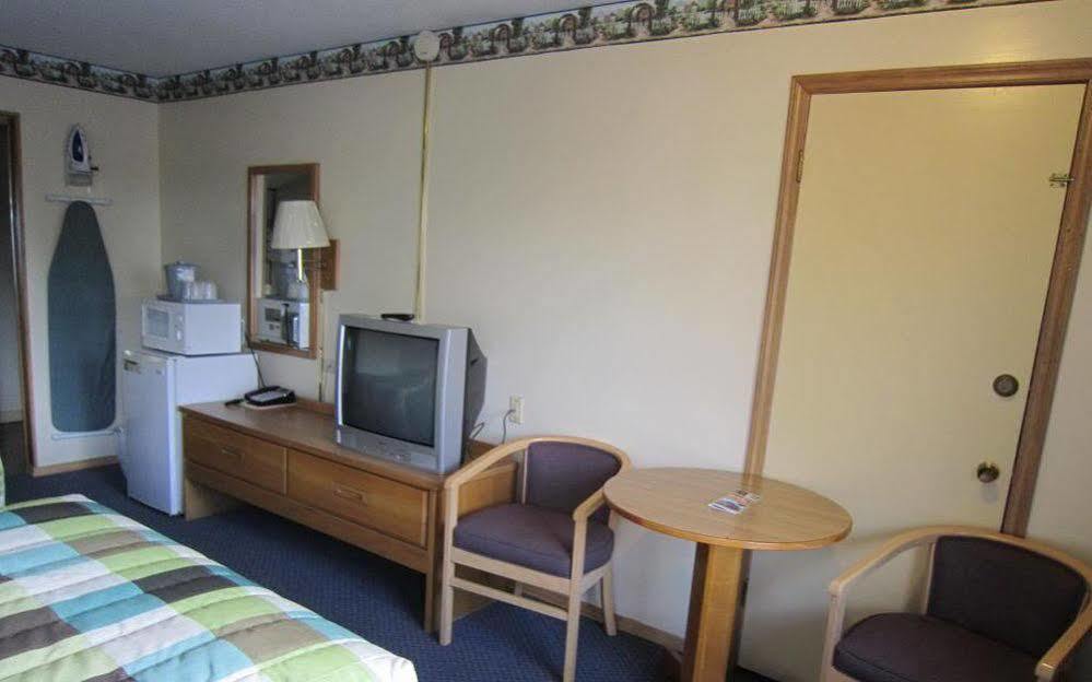 Cassville Budget Inn Exteriör bild